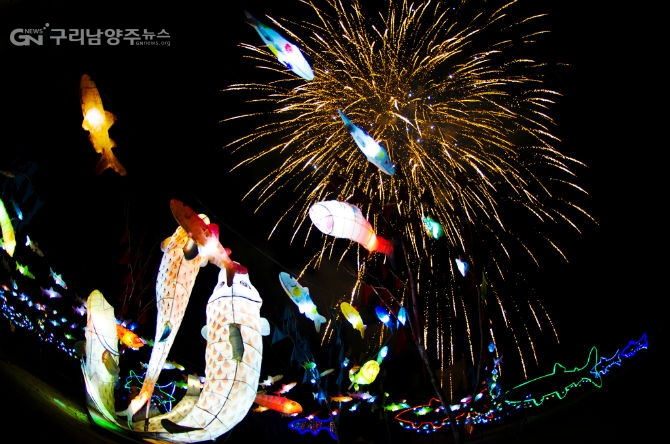 자료사진(사진=인제군) '축제의 밤' photo by 김창수