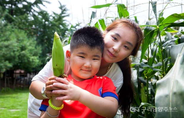 '생생 유기농 가족체험 프로그램' 홍보 컷