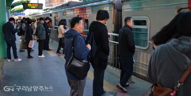 출근하는 시민들 ©구리남양주뉴스