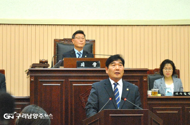 구리시의회가 제8대 전반기 의장으로 박석윤(上) 의원을, 부의장으로 김형수(下) 의원을 선출했다. ©구리남양주뉴스