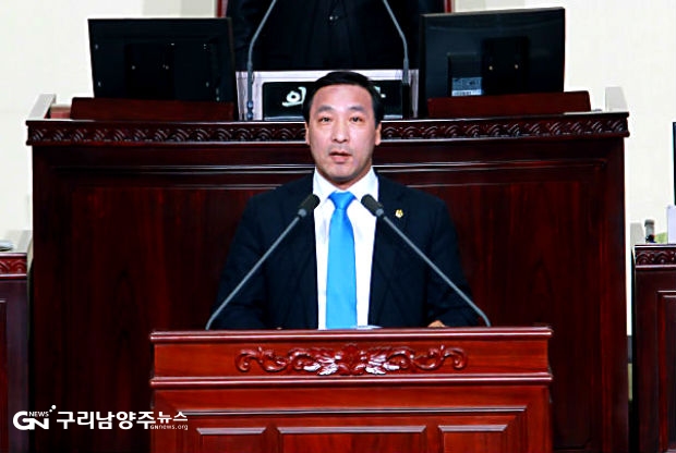 김용성(남양주상담소) 경기도의회 의원이 2월 12일 제333회 임시회 제1차 본회의에서 5분 발언을 하고 있다(사진=김용성 의원)