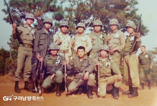 맨 왼쪽 군 복부 당시 김문유 후보(사진 제공=김문유 캠프)