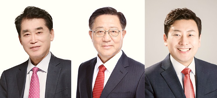 왼쪽으로부터 심장수, 유낙준, 이인희