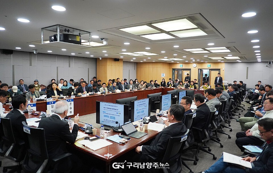 4월 18일 국회의원회관에서 열린 ‘경기동북부 공공의료원 (가칭)경기의료원 남양주병원의 조속한 설립을 위한 토론회’(사진 제공=최민희 의원실)